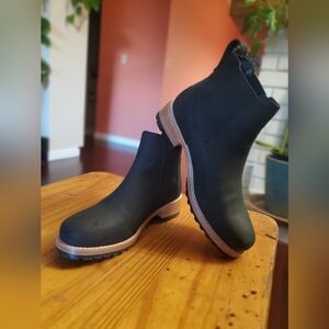 Portland Leather Classic Chelsea Boot--NWOT